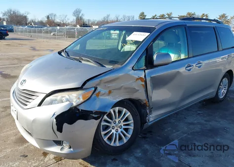 2011 Toyota Sienna Xle V6 z USA, uszkodzony, nr VIN 5TDYK3DC6BS163318